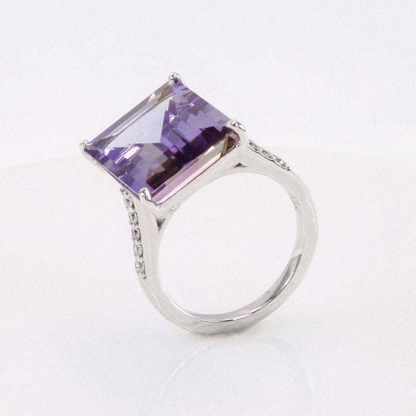 Fancy Tanzanite & Diamond Ring - 11.28ct