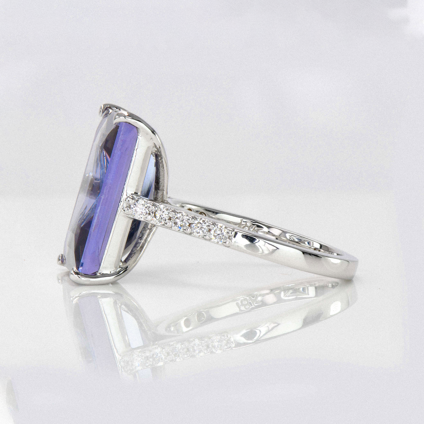 Fancy Tanzanite & Diamond Ring - 11.28ct
