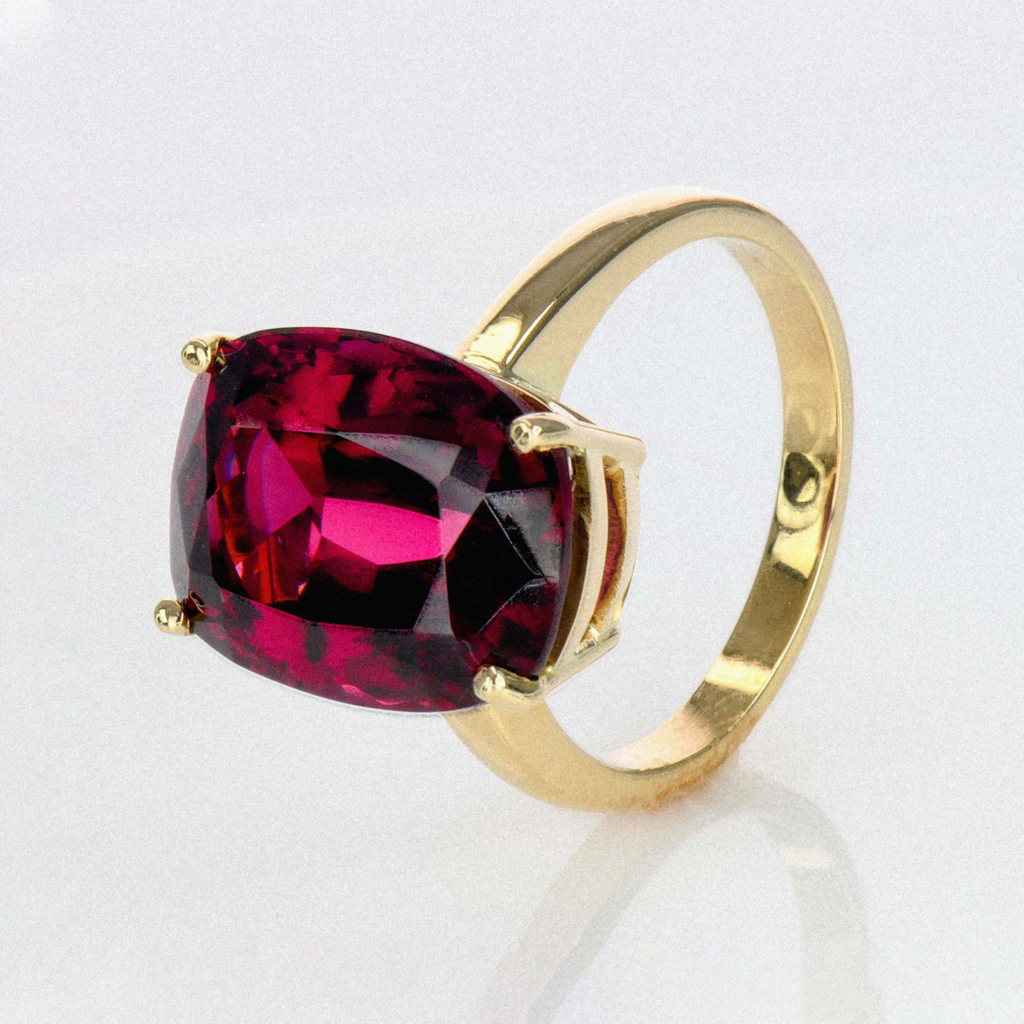 Rhodolite Solitaire Ring - 10.66ct