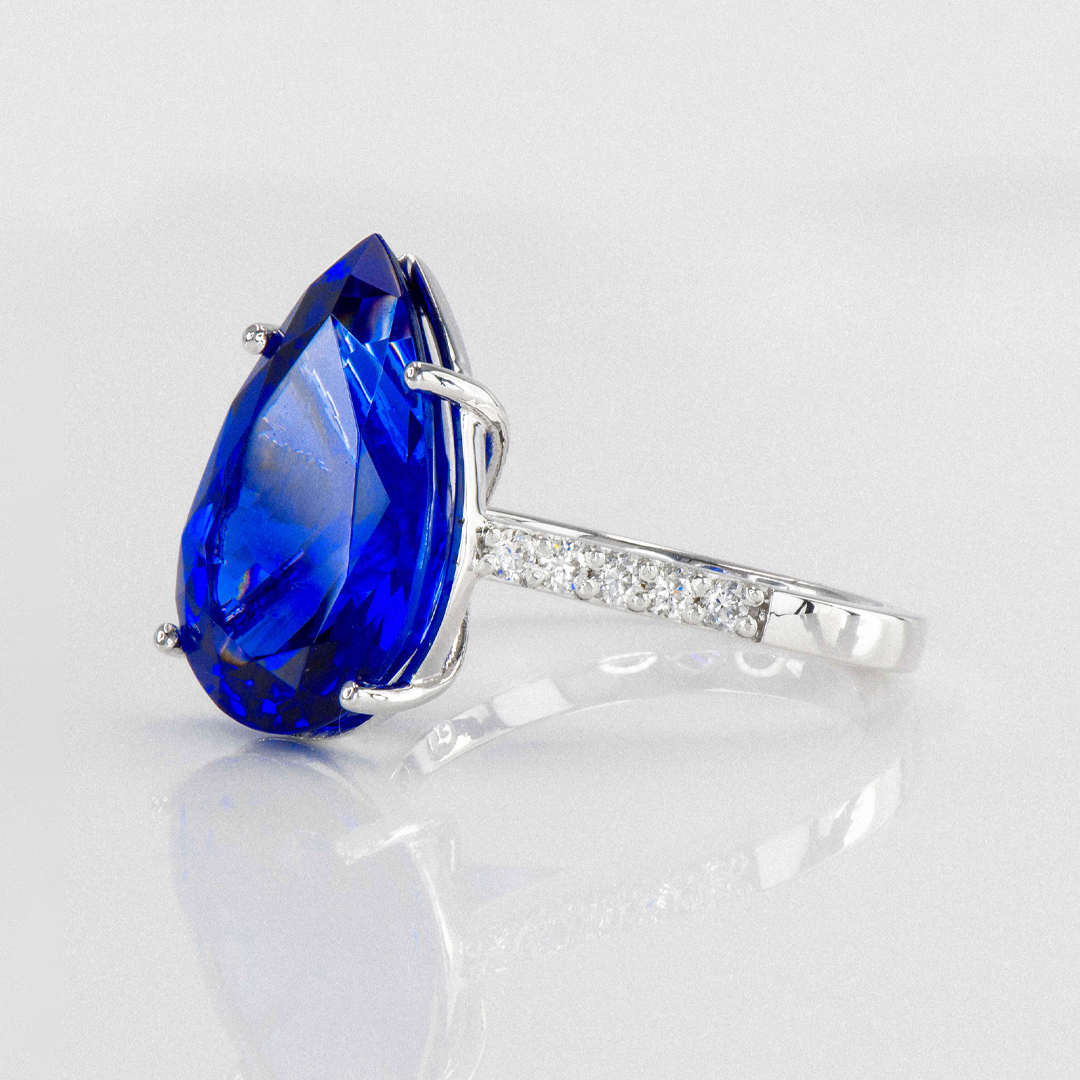 Tanzanite & Diamond Ring - 9.23ct